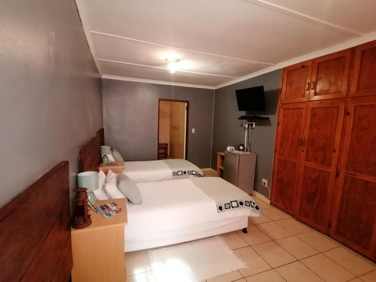 Obelix Guesthouse Lüderitz Dış mekan fotoğraf