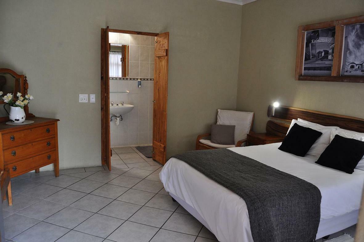 Obelix Guesthouse Lüderitz Dış mekan fotoğraf